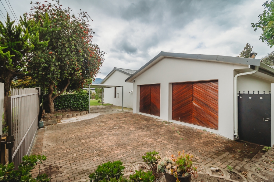 4 Bedroom Property for Sale in Heather Park Western Cape